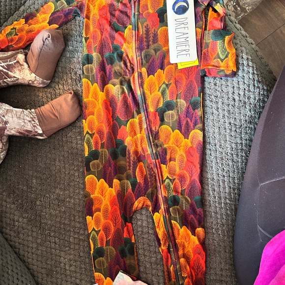 Dreamiere Colorful Leaf Print zippie bamboo NWT 2T - Picture 4 of 4